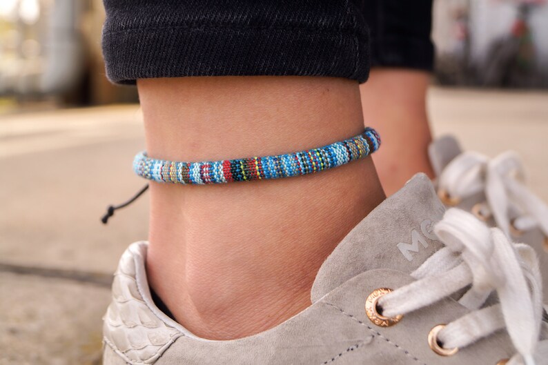 Surfer Beach Footband para mujeres y hombres Boho Ethno Anklets Women Handmade Festival Jewelry Impermeable y ajustable imagen 3