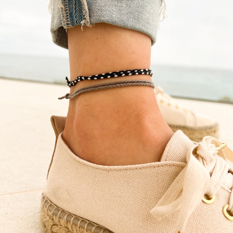 Surfer Beach Footband Set voor mannen Vrouwen Boho Ethno Anklets Mannen Vrouwen Handgemaakte Festival Sieraden Waterdicht & Verstelbare R afbeelding 3