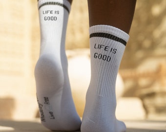 Witte tennissokken met spreuk • Retro tennissokken wit • Crew sokken met print voor dames & heren • Grappige sokken • Grappige damessokken