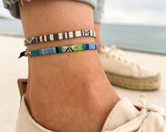Surfer Beach Footband Set de 2 Mujeres y Hombres - Boho Ethno Anklets Women - Handmade Festival Jewelry - 100% Impermeable y Ajustable