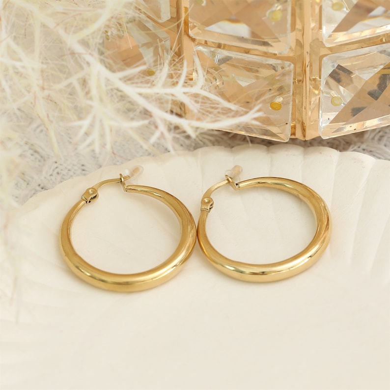 Gold Hoops Statement Earrings Large Hoops Dainty Earrings Perfect Gift imagem 4