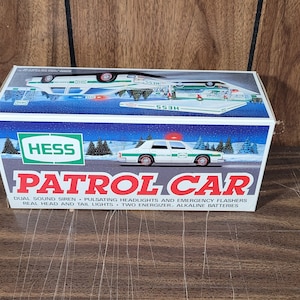 1993 HESS Patrol Car Green White Battery Operated NIB