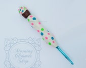 Cupcake Ergonomic Crochet Hook