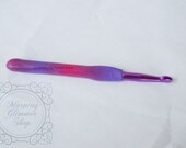 Ombre Ergonomic Crochet Hook
