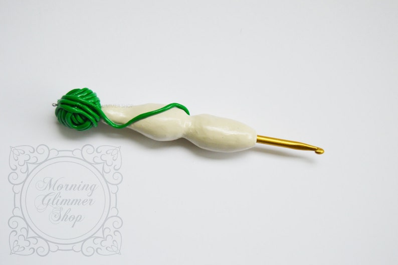 Yarn Ball Ergonomic Crochet Hook image 0