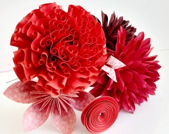 Origami flower bouquet, paper bouquet, floral arrangement, Mother's Day, Valentine's Day. Bridesmaid. Interior decoration