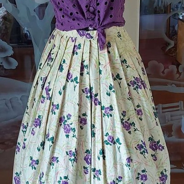 Vintage 50s floral skirt, purple rose, full skirt, polished cotton.