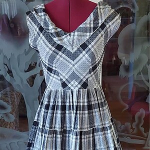 Vintage 50s cotton dress, tiered, textured, cute! XS