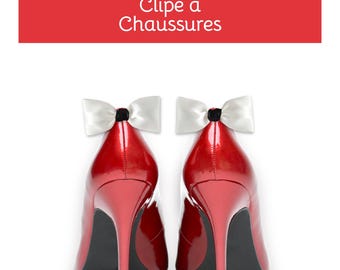 White shoe clip. Fashion accessory for shoes. Decorative buckle. Foot jewelry. Shoe bow. Wedding accessory