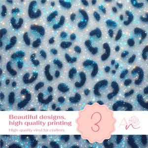 Pode incluir: Vinil azul e branco com glitter com um padr&atilde;o de estampa de leopardo.  Belos designs, impress&atilde;o de alta qualidade. Vinil de alta qualidade para artesanos.
