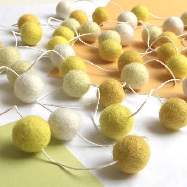 Pom Pom guirlande, crèche jaune, guirlande crèche arc en ciel, pépinière gris jaune, moutarde décor, bannière, nid d’ange, de genre neutre, nouveau bébé, balle de feutre