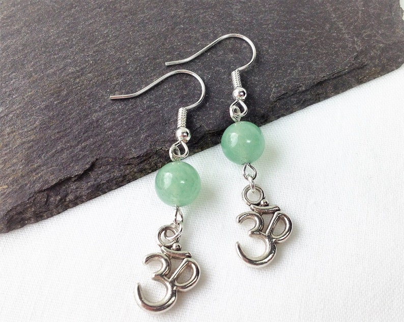 BRAND NEW WITH TAGS PAIR OF PRETTY HEART TIBETAN SILVER EARRINGS U.K SELLER