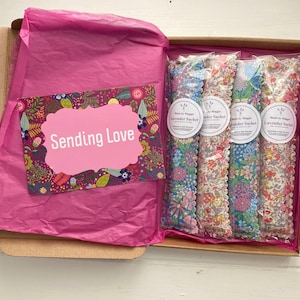 Conjunto de quatro sachês de lavanda perfumada Liberty of London, presente Galantine, presentes de aromaterapia, conjunto de presente de relaxamento, inclui mensagem pessoal