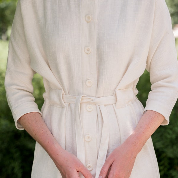 Robe en lin blanc conçue pour être portée pour les services de vacances élevés. Tenue rituelle religieuse juive pour femmes. Vêtements sacrés. Kittel de Yom Kippour
