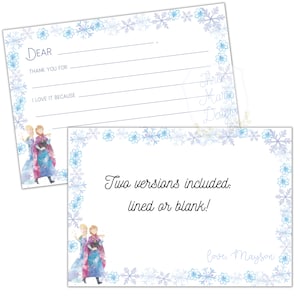 Könnte beinhalten: Zwei druckbare Dankeskarten mit Aquarell-Illustrationen der Disney-Charaktere Anna und Elsa aus Frozen. Die Karten haben einen blauen und weißen Schneeflockenrand. Der Text auf der Karte lautet "Zwei Versionen enthalten: liniert oder leer!" und "Liebe, Mayson".