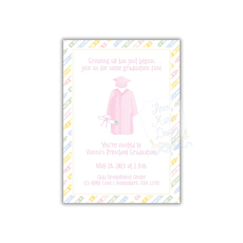 Faire-part de remise des diplômes pastel | faire-part de remise des diplômes d'âge préscolaire | L'obtention du diplôme de maternelle | Auto-édition | Bonnet et robe roses | Remise des diplômes en garderie image 2