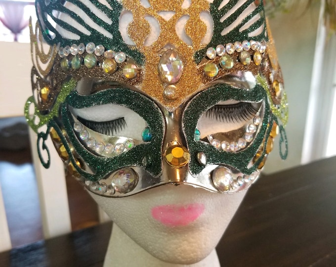 Halloween, bedazzled mask