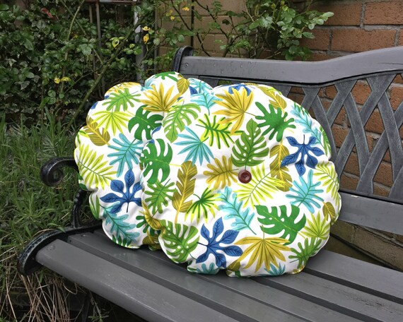 Pair Of Round Garden Chair Cushions Tropical Green Leaf Design Plain Green Back