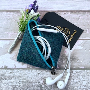 Cartera con auriculares Harris Tweed hecha a mano, impresionante mezcla de tweed verde azulado, perfecta para su bolso o bolsillo, regalo unisex