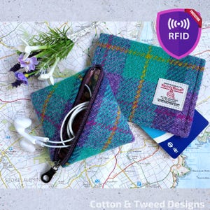 Set di porta carte da viaggio e porta auricolari, fatto a mano in splendido tweed Harris color giada e mélange, regalo per lei