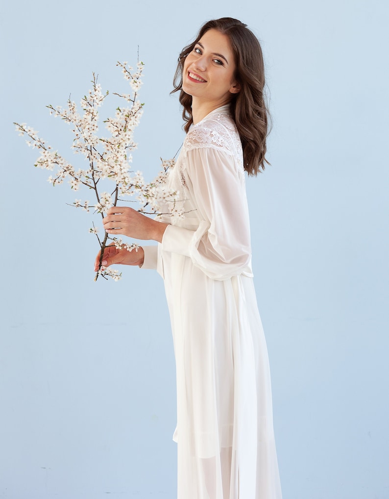 Luxurious ivory maxi robe Amore Mio image 2