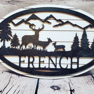 SVG-Datei Hirsch Wildtier Outdoor-Szene Nachname Zeichen SVG-Datei NUR für Laserschneider, Glowforge