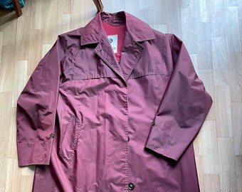 Rare 1950s Italian Vintage  Raincoat in bordeaux by High Class Rifor