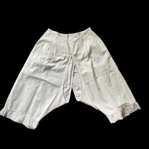 1984311 White Embroidered Bloomer