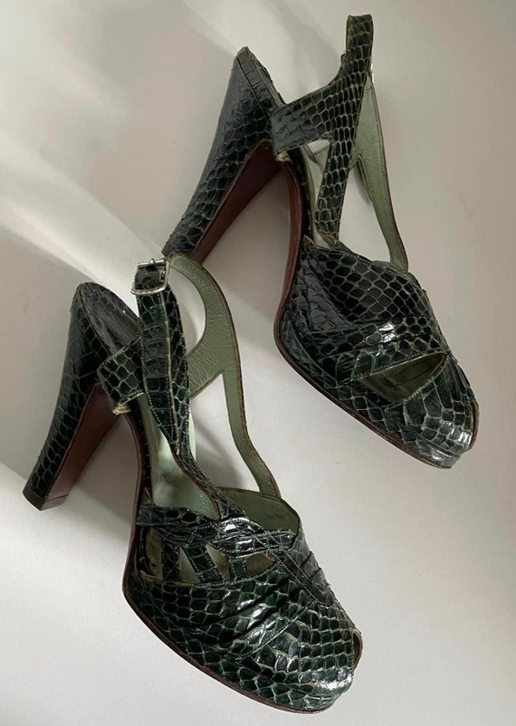 vintage 40s python pumps - Gem