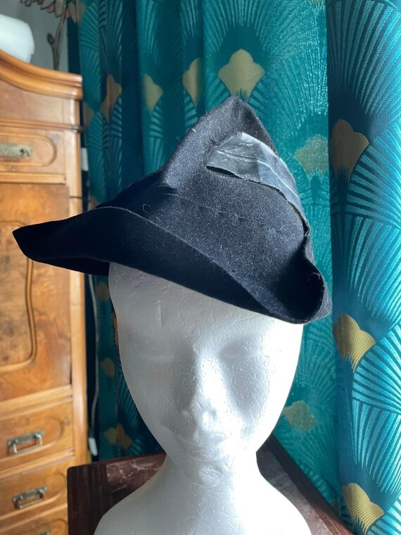 Vintage Tilt Hat - Black