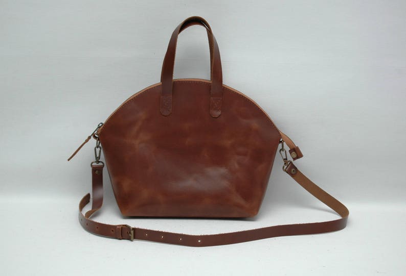 Leather tote\