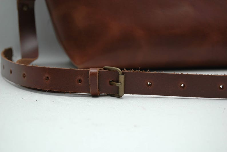 Leather tote\