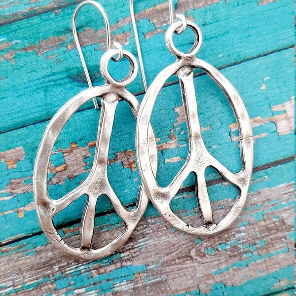 Peace Sign Silver Hammered Dangle Earrings/hippie earrings,hippie peace