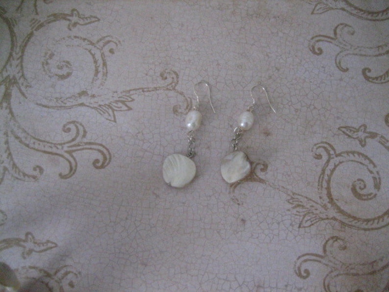 NECKLACE SETMother of Pearlmatching earrings