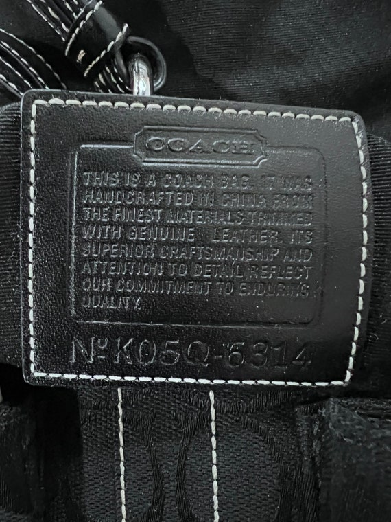 Authentic signature Coach shoulder bag. - image 3