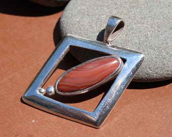 P-76 Red Lake Superior Agate Pendant set in .950 Sterling Silver