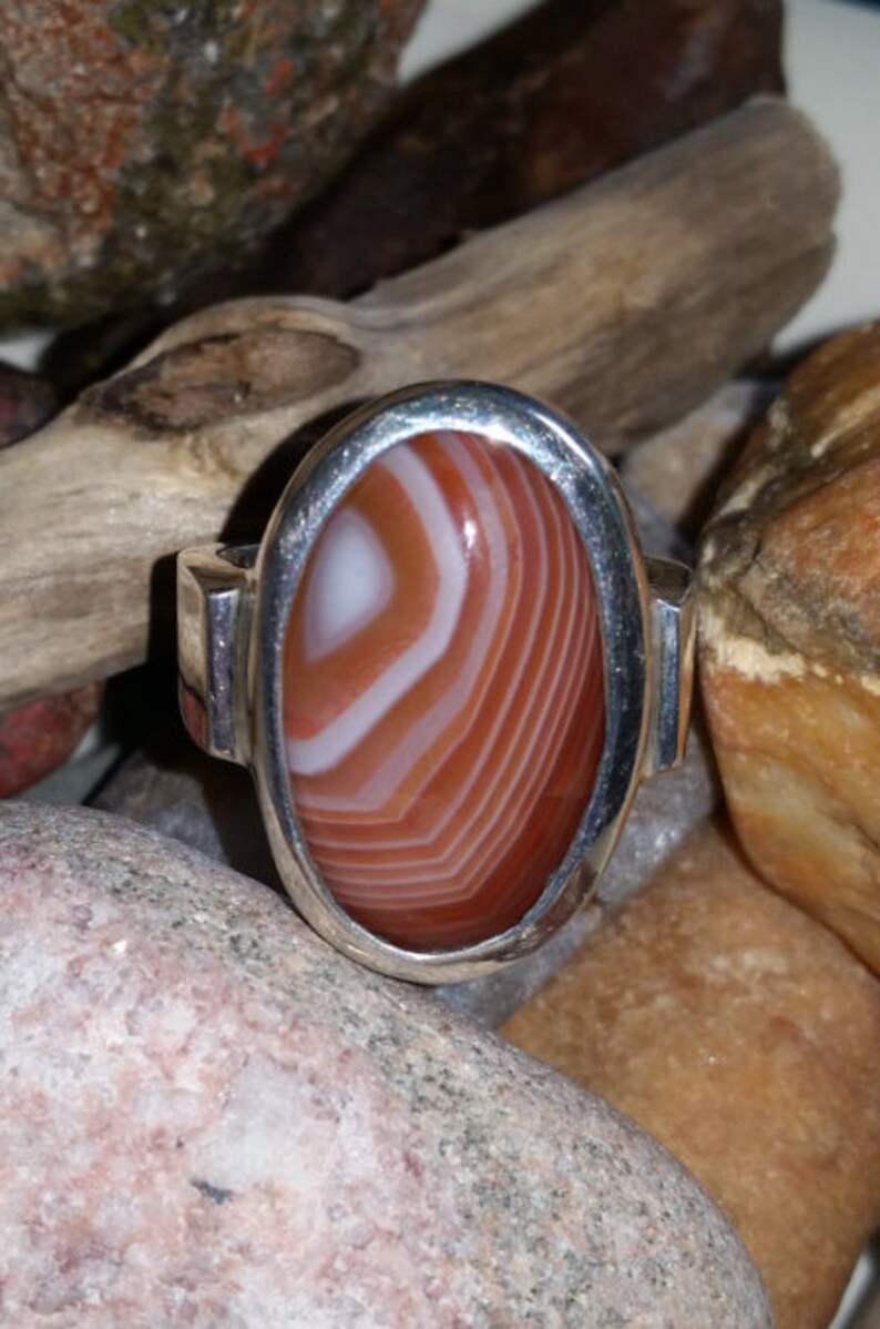 Red and White Banded Lake Superior Agate Men/'s Ring set in .950 Sterling Silver Size 10