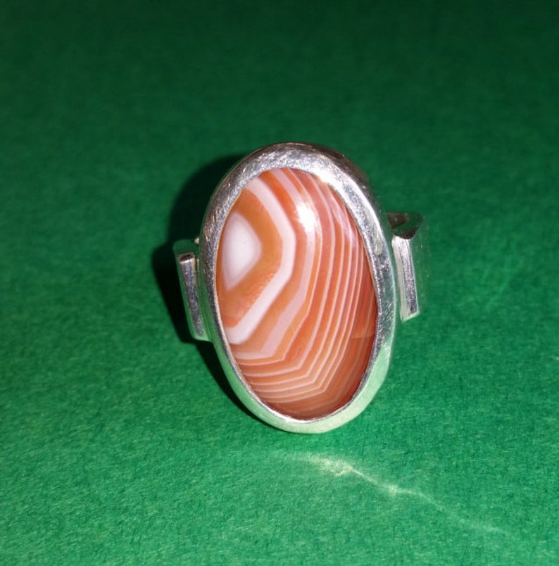 Red and White Banded Lake Superior Agate Men/'s Ring set in .950 Sterling Silver Size 10