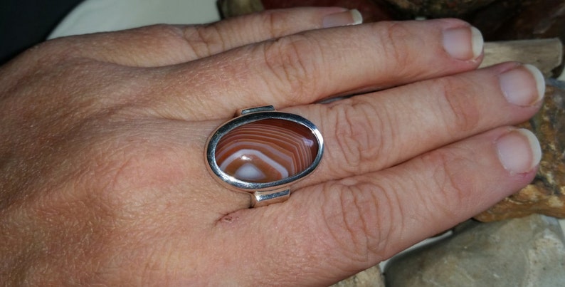 Red and White Banded Lake Superior Agate Men/'s Ring set in .950 Sterling Silver Size 10