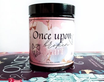 Book inspired candle "Once upon a broken heart" / Prince of hearts