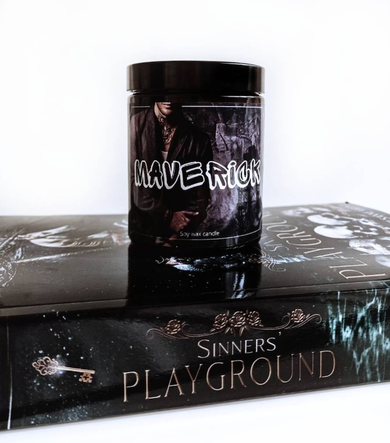 Maverick Book Inspired Soy Wax Candle - Thumbnail 2