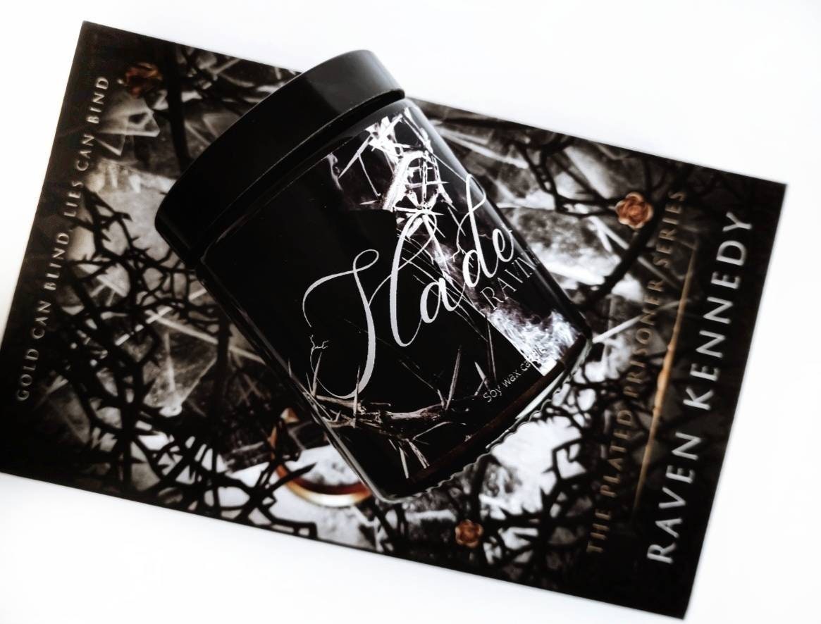 Book inspired candle "Slade Ravinger" / Plated prisoner series / Gift for book lover / Reading vibes / Book themed candle