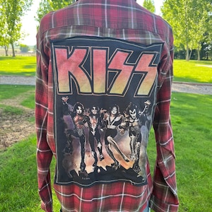 Upcycled Flannel with Kiss Graphic Size Men’s Large