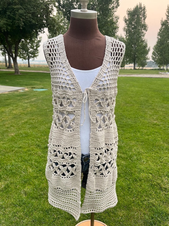 【tyn.TGOR】Hand crochet\"MUSUBI\"vest Mosaic Vest was my very first crochet top, and I turned it