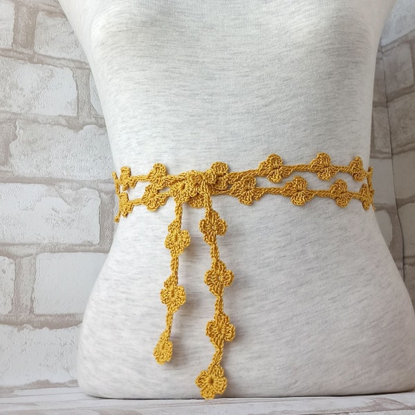 Daisy crochet dress belt. Gold knit belt for cardigan. Crocheted boho cotton belt. Skinny accessory for summer dress.
