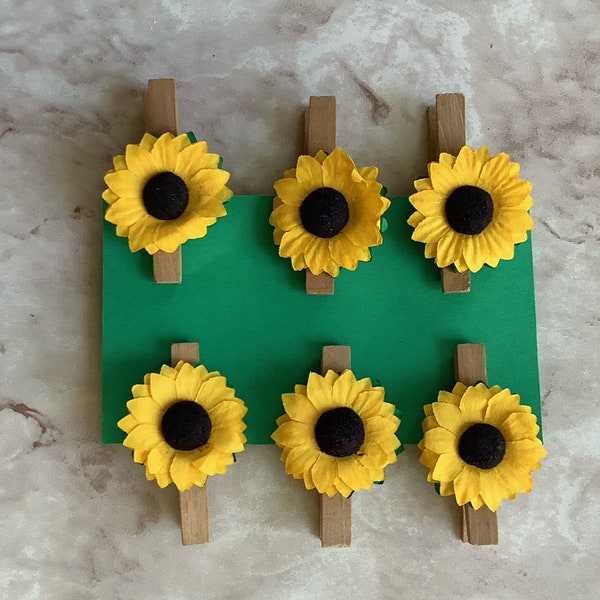 Sunflower, spring clothespin tag holders, Sunflower clothespin clips , photo, card, tag holder, gift bag clips, garland clips, fridge magnet