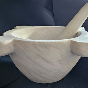 Large Mortar in Veined Carrara Marble