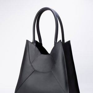 Schwarze große Damentasche, Ledertasche, Einkaufstasche für den täglichen Gebrauch, Das beste Geschenk für eine Mutter