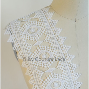 T20-107 // Wide boho crochet lace trim, geometric guipure lace trim, offwhite lace trim