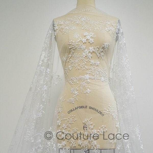 L21-418 // Romantic floral lace fabric with small flowers and leafs, bridal lace fabric off-white